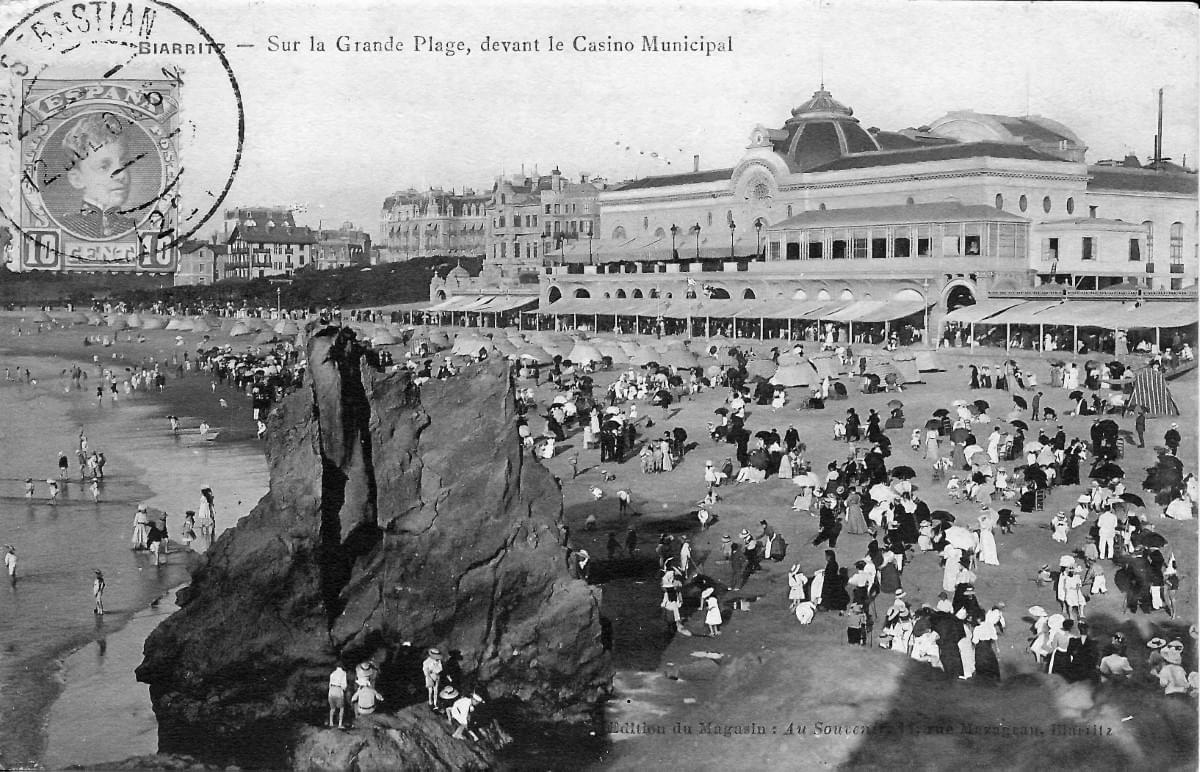 Escenas de playa en Biarritz.