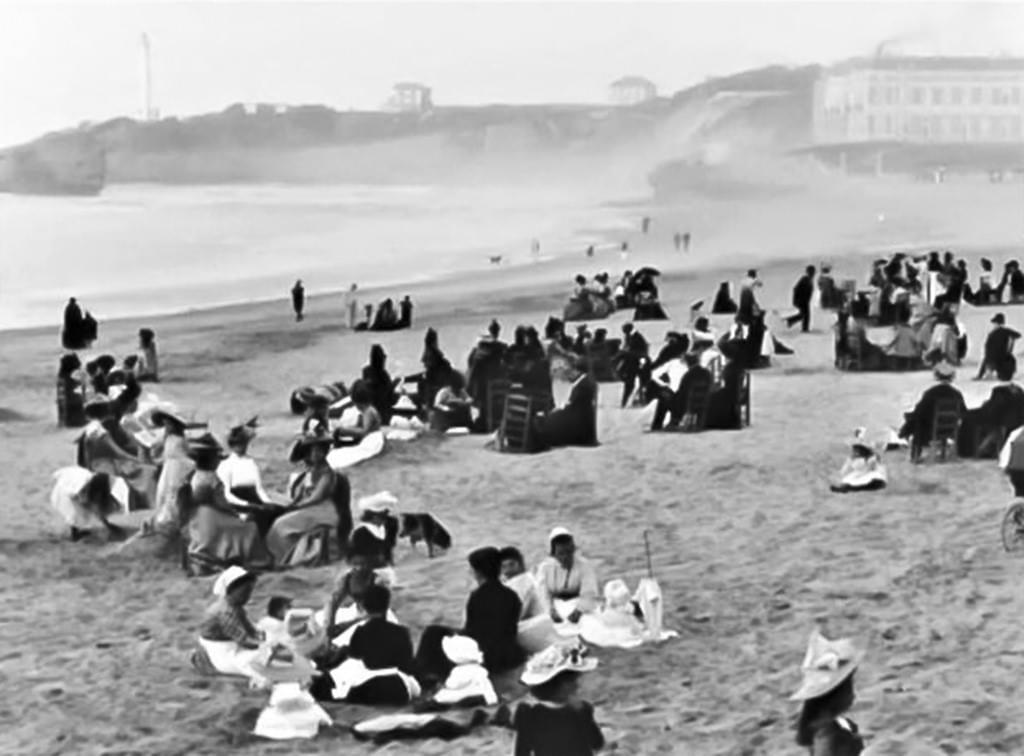 Escenas de playa en Biarritz.