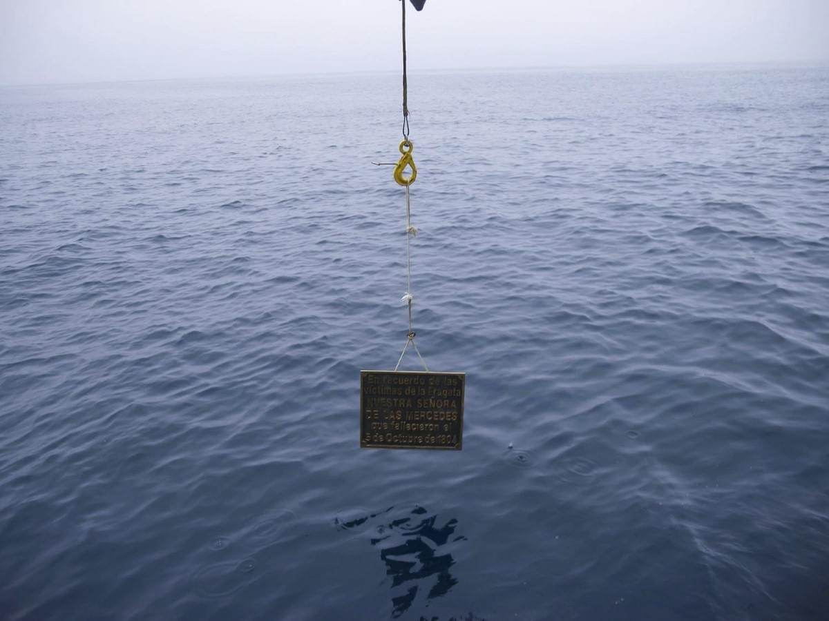 Placa en honor a Nuestra Señora de Mercedes.