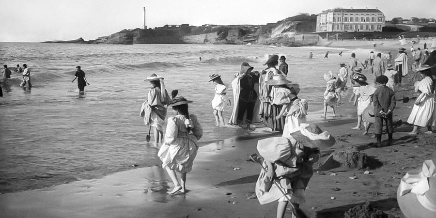 Escenas de playa en Biarritz.