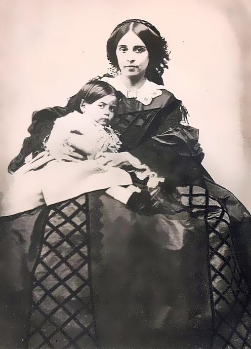 Teodelina Fernández Coronel, madre de Josefina, esposa de Diego Alvear. Retrato atribuido a Francois Flameng.